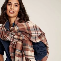 Joules Women's Bracewell Large Blanket Scarf - Brown Check -Fashion Lady bracewell brown check scarf 5