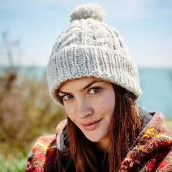 Pachamama Women’s Chamonix Bobble Beanie – Oatmeal