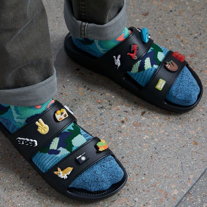 Crocs Unisex Classic Sandals – Black 9 Crocs Unisex Classic Sandals – Black - Image 9