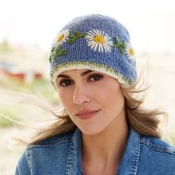 Pachamama Women's Daisy Chain Beanie - Jacaranda