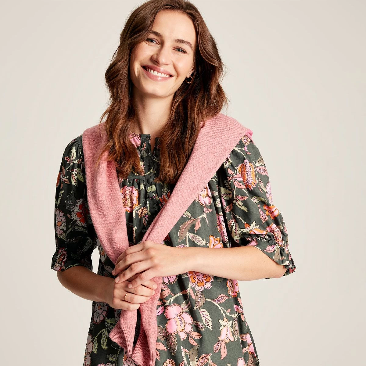 Joules Women's Eloisa Blouse - Grey Floral 3 Joules Women's Eloisa Blouse - Grey Floral - Image 3
