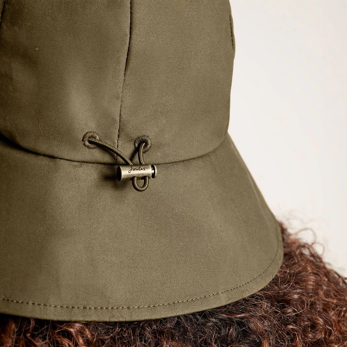 Joules Women's Harriet Wax Bucket Hat - Heritage Green 2 Joules Women's Harriet Wax Bucket Hat - Heritage Green - Image 2