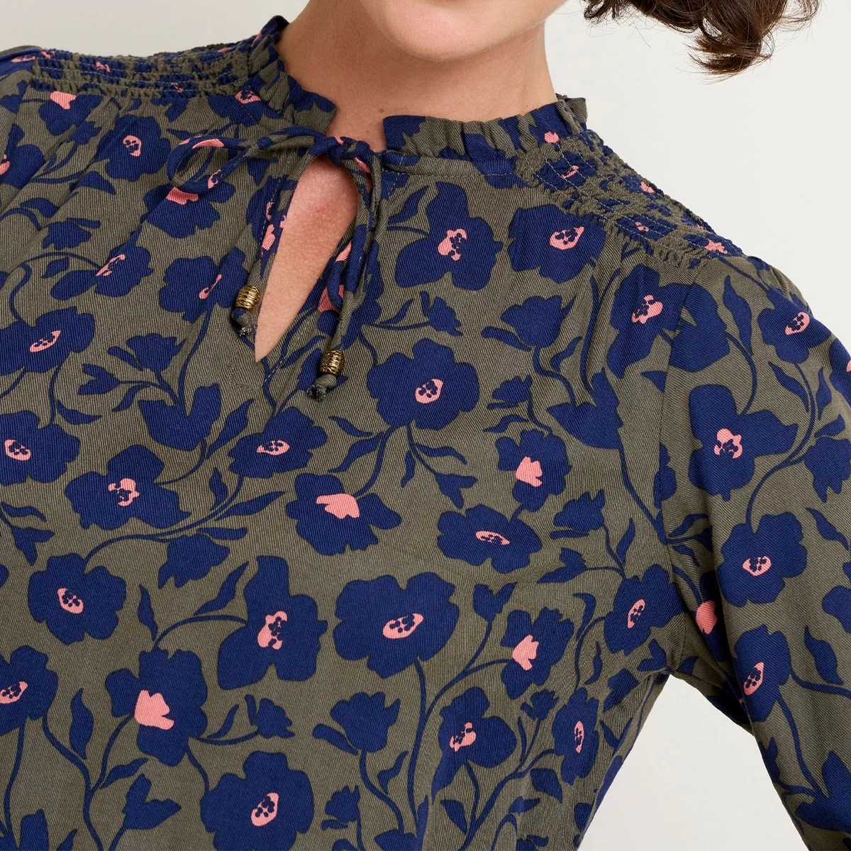 Brakeburn Women's Midnight Bloom Blouse - Green 2 Brakeburn Women's Midnight Bloom Blouse - Green - Image 2