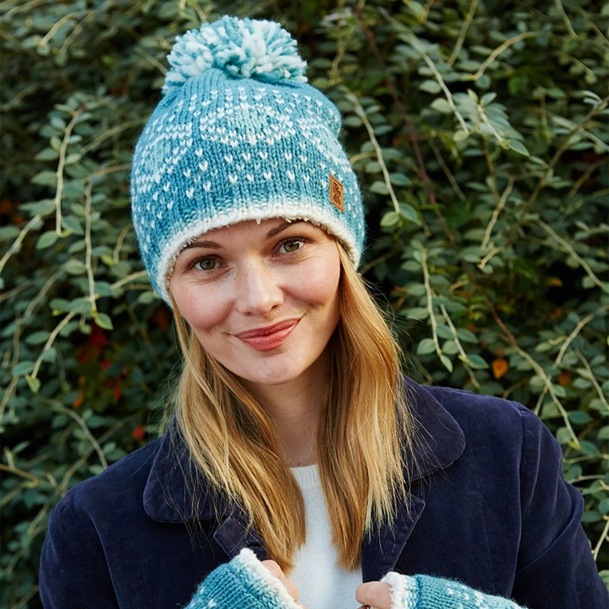 Pachamama Women's Pentle Bay Bobble Beanie 2 Pachamama Women's Pentle Bay Bobble Beanie - Image 2