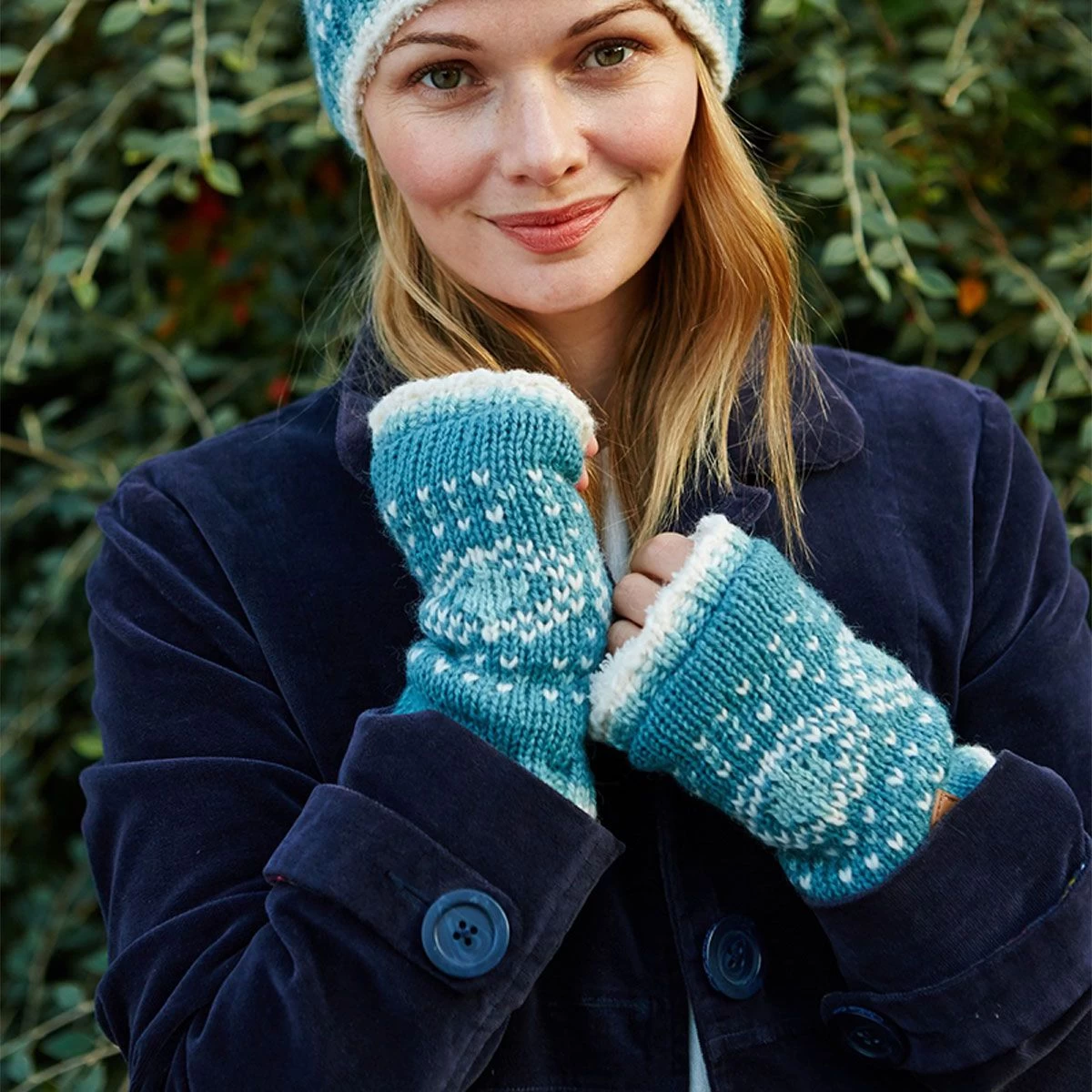 Pachamama Women's Pentle Bay Handwarmers 2 Pachamama Women's Pentle Bay Handwarmers - Image 2