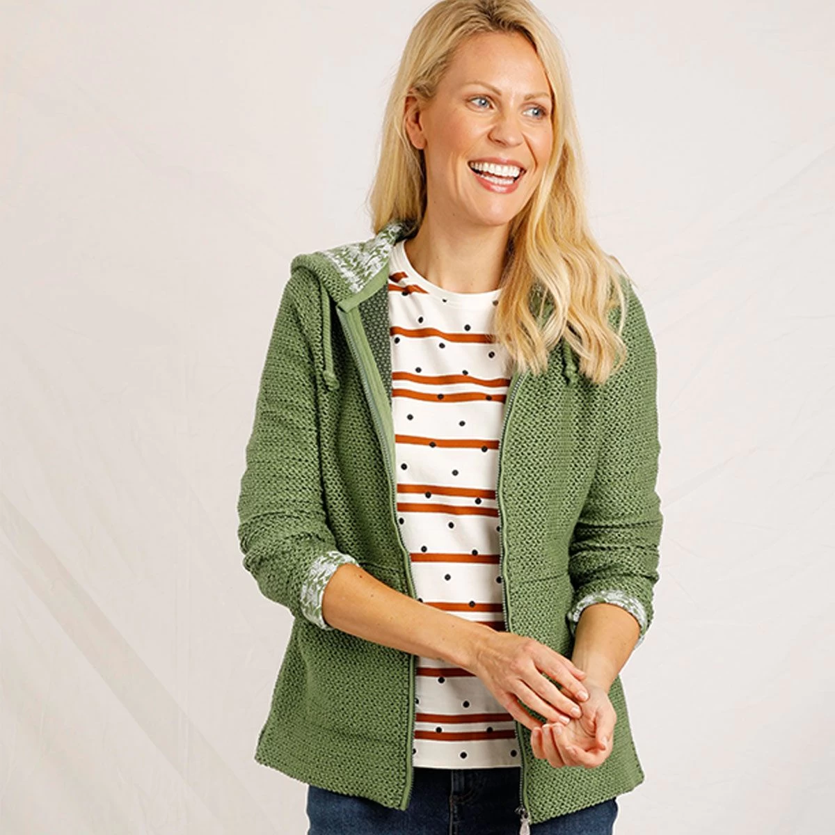 Weird Fish Women's Weylin Full Zip Eco Macaroni Hoody - Green 2 Weird Fish Women's Weylin Full Zip Eco Macaroni Hoody - Green - Image 2