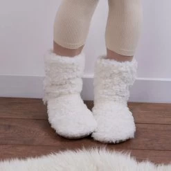 Totes Women’s Faux Fur Slipper Socks - Cream 9 Totes Women’s Faux Fur Slipper Socks - Cream -Fashion Lady womens slipper socks cream 4 1
